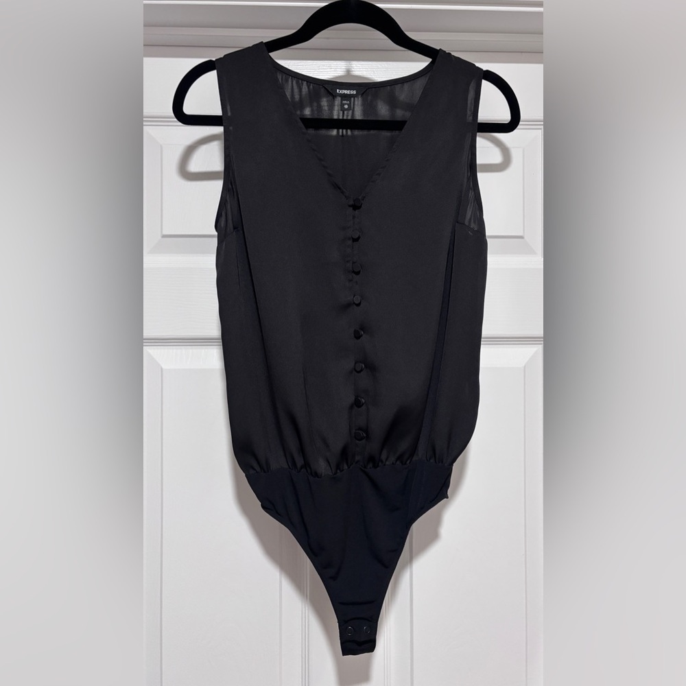 0118- Express Black Button Front V Neck Bodysuit XS
